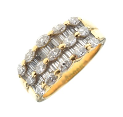 Lot 109 - Diamond dress ring