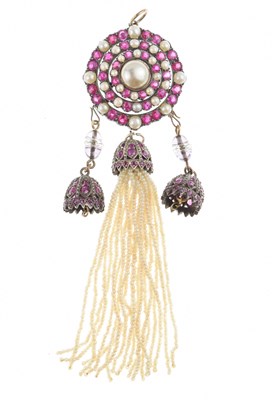 Lot 107 - Late 19th century stone set pendant
