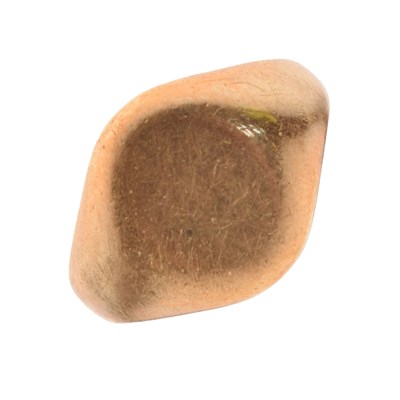 Lot 28 - 9ct gold signet ring