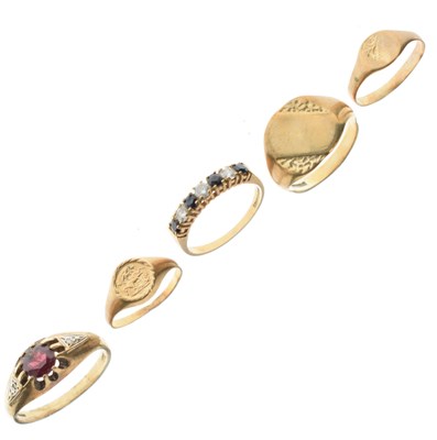 Lot 38 - Five various gold rings