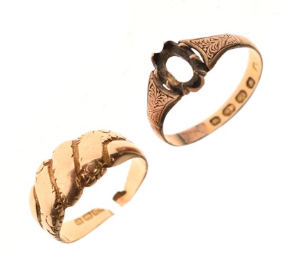 Lot 32 - Two 18ct gold rings