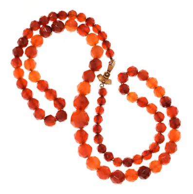 Lot 139 - Carnelian necklace