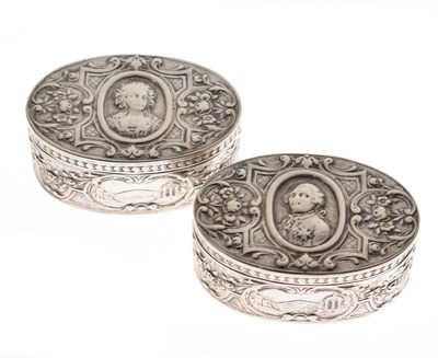 Lot 289 - German late 19th/early 20th pair of silver oval lidded snuff boxes