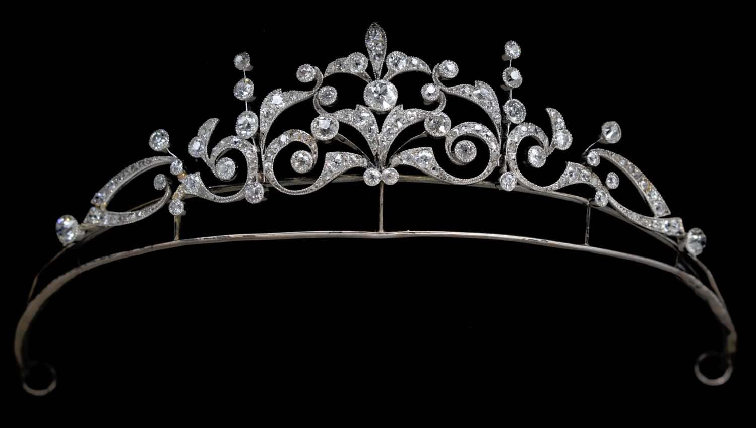 Lot 21 - Early 20th century Belle Époque diamond tiara