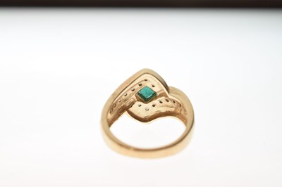 Lot 12 - 9ct gold dress ring set single square cut emerald