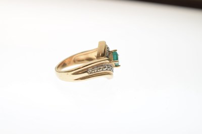 Lot 12 - 9ct gold dress ring set single square cut emerald