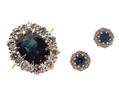 Lot 11 - Sapphire and diamond cluster ring