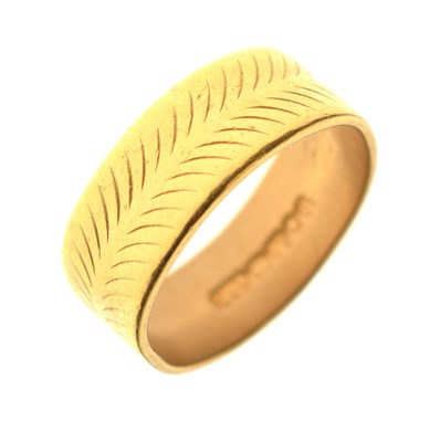 Lot 38 - 22ct gold wedding band