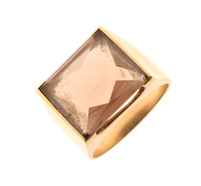 Lot 27 - Modernist design ring set smoky quartz
