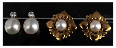 Lot 42 - Pair of cultured pearl and diamond ear studs