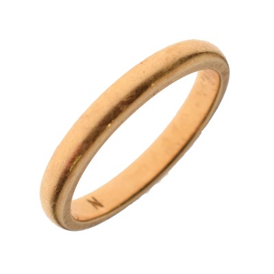 Lot 35 - 22ct gold 'D' section wedding band