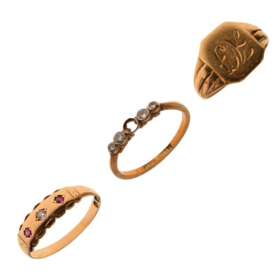 Lot 5 - Three 18ct gold rings