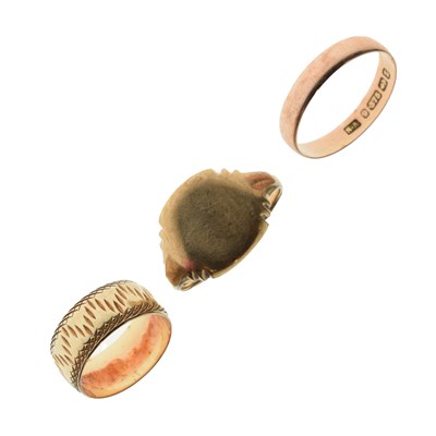 Lot 31 - Three 9ct gold rings