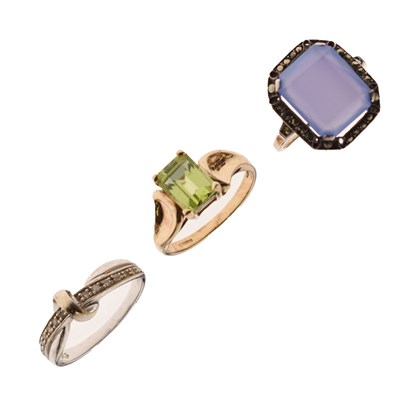Lot 22 - Three gold dress rings
