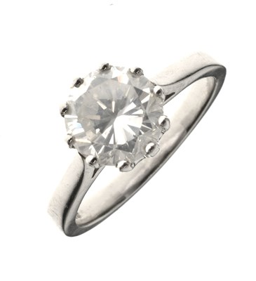 Lot 5 - Diamond solitaire platinum ring