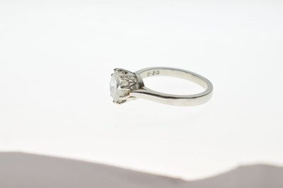 Lot 5 - Diamond solitaire platinum ring