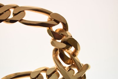 Lot 32 - Heavy gauge filed curb link yellow metal chain, stamped '14K Italy'