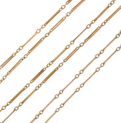 Lot 103 - Yellow metal baton link long guard, tagged 9ct