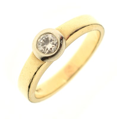 Lot 4 - Solitaire diamond ring