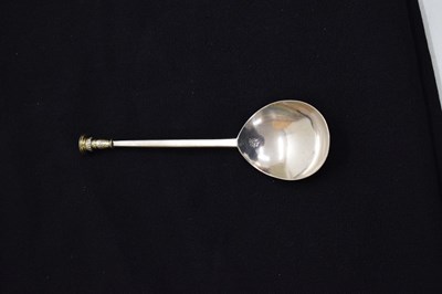 Lot 100 - Mid 17th century East Anglian silver seal-top spoon