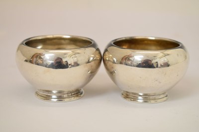 Lot 91 - Pair of Victorian silver cauldron salts