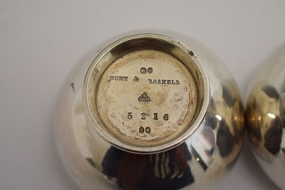 Lot 91 - Pair of Victorian silver cauldron salts