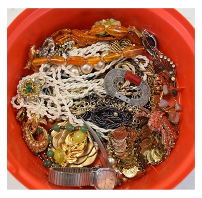 Lot 99 - Mixed lot of costume jewellery
