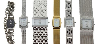 Lot 130 - Five assorted watches
