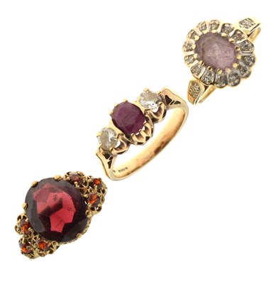 Lot 60 - Three 9ct gold gem set rings