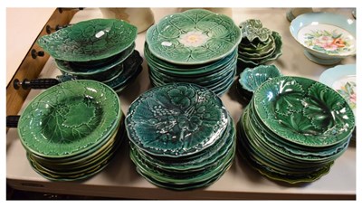 Lot 454 - Quantity of cabbage plates