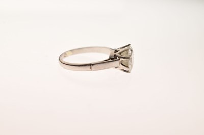 Lot 1 - Diamond solitaire platinum ring
