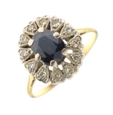 Lot 39 - Sapphire and diamond cluster ring