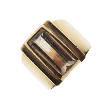 Lot 45 - Modernist smoky quartz ring