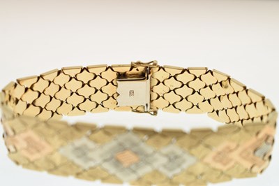 Lot 62 - 14ct three-colour yellow metal bracelet