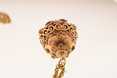 Lot 39 - Garnet 14ct yellow gold pendant necklace, pendant set with large round faceted garnet to the base