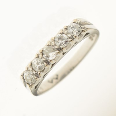 Lot 10 - 18ct white gold five-stone diamond ring