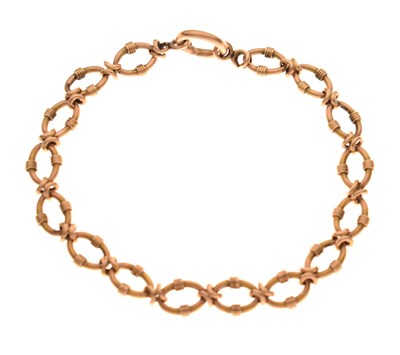 Lot 112 - Early 20th century unmarked yellow metal bracelet