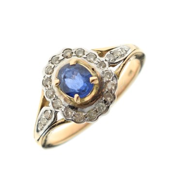 Lot 47 - Sapphire and diamond cluster ring
