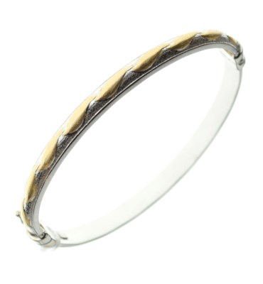 Lot 40 - Bi-colour hinged bangle, 9.5g
