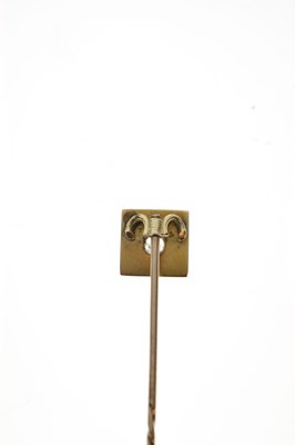 Lot 69 - Victorian diamond and green stone yellow metal stick pin