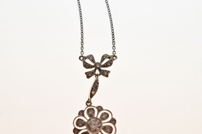 Lot 36 - Diamond Belle Époque 18ct white gold pendant necklace