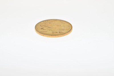 Lot 132 - Queen Victoria gold sovereign, 1882