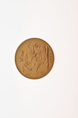 Lot 132 - Queen Victoria gold sovereign, 1882