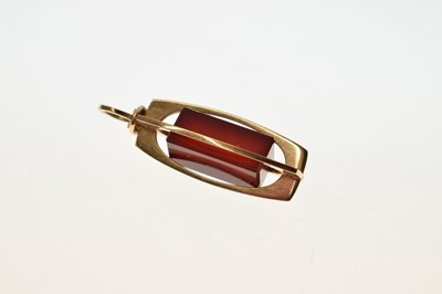 Lot 74 - Elis Kauppi for Kupittaan Kulta, Finland - 9ct gold carnelian pendant