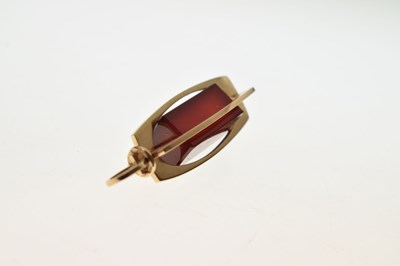 Lot 74 - Elis Kauppi for Kupittaan Kulta, Finland - 9ct gold carnelian pendant