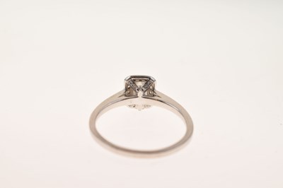 Lot 13 - Platinum diamond ring