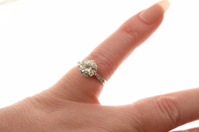 Lot 2 - Diamond solitaire ring