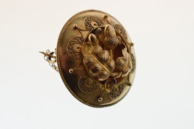 Lot 31 - Victorian brooch with acorn and oak leaf decoration