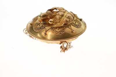 Lot 31 - Victorian brooch with acorn and oak leaf decoration