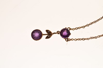 Lot 37 - Victorian amethyst and seed pearl yellow metal pendant necklace